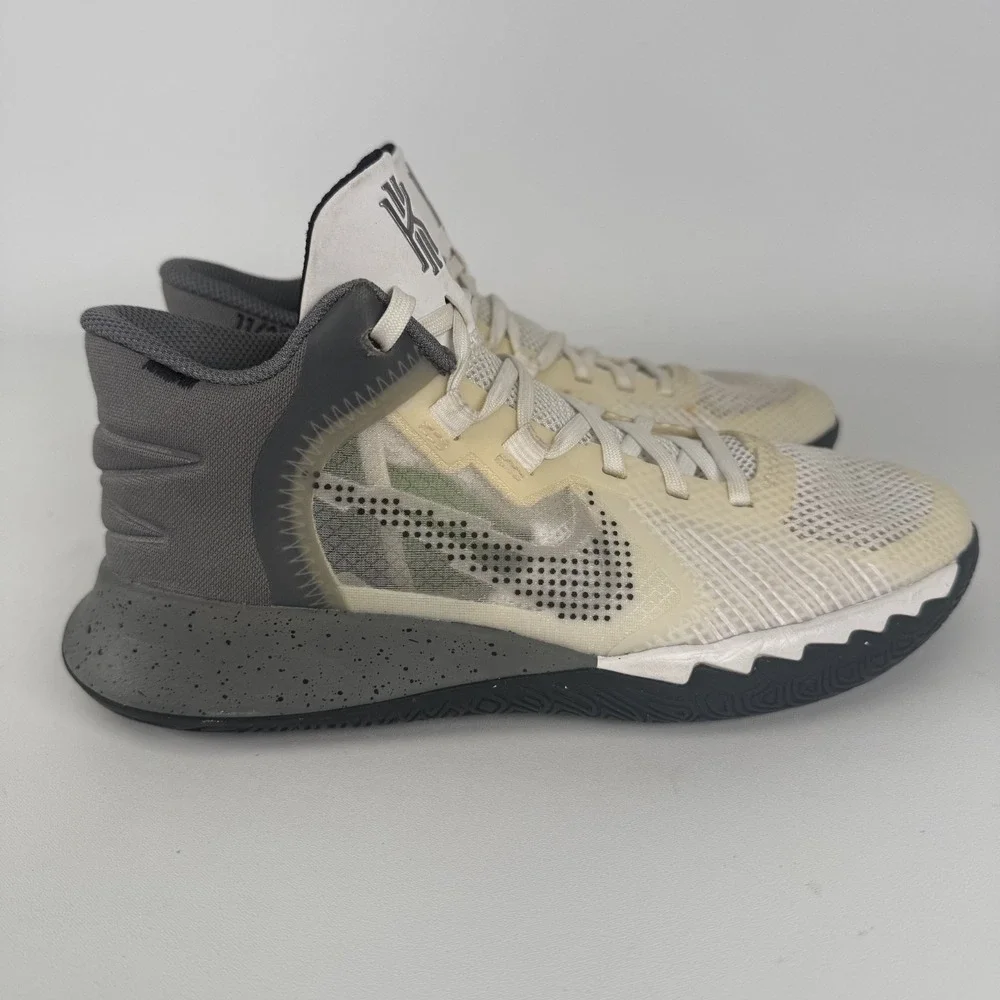Nike Kyrie Flytrap 5 Boys 4.5Y White Grey Basketball Shoes DD0340-112‎